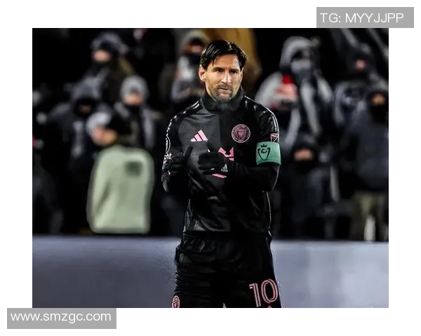 三字球星锋芒尽显 全球足坛明星纷纷崛起 各具特色展现球场风采 三字球星锋芒尽显 全球足坛明星纷纷崛起 各具特色展现球场风采