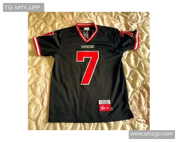 足球球星亲笔签名球衣市场价格揭秘与收藏价值分析